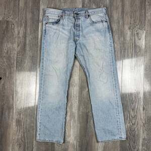 Levi's 501 Original Fit Selvedge Light Wash Jeans